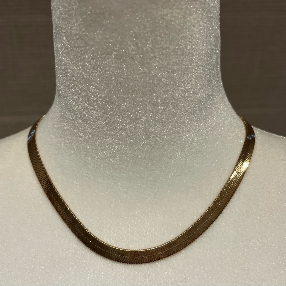 Thick herringbone gold necklace